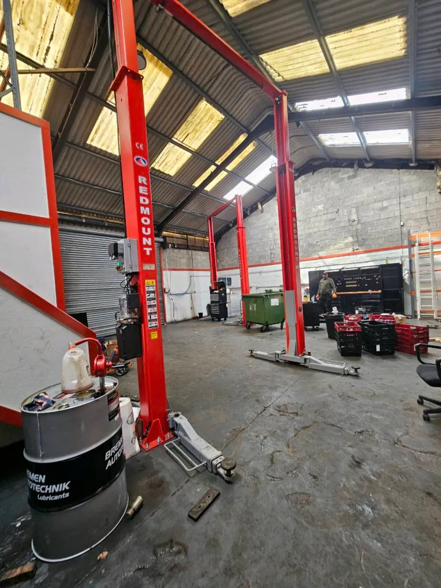2 post lift - Image 2