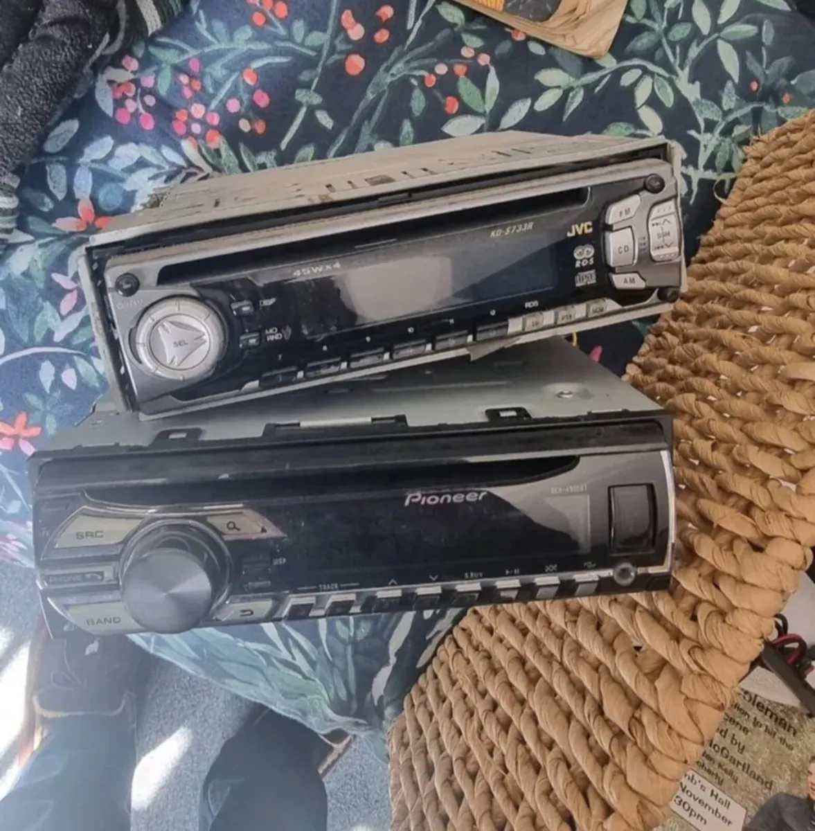 2 stereo head units - Image 2