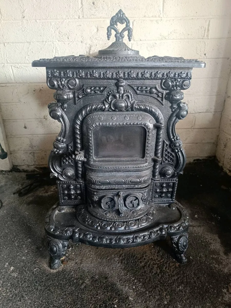 Stove - Image 1