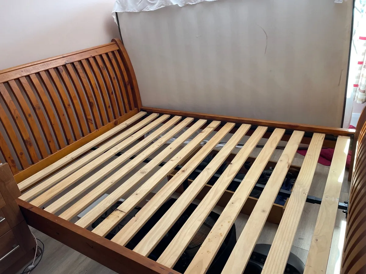 Solid Tropical Hardwood Double (5ft) Sleigh Bed - Image 4
