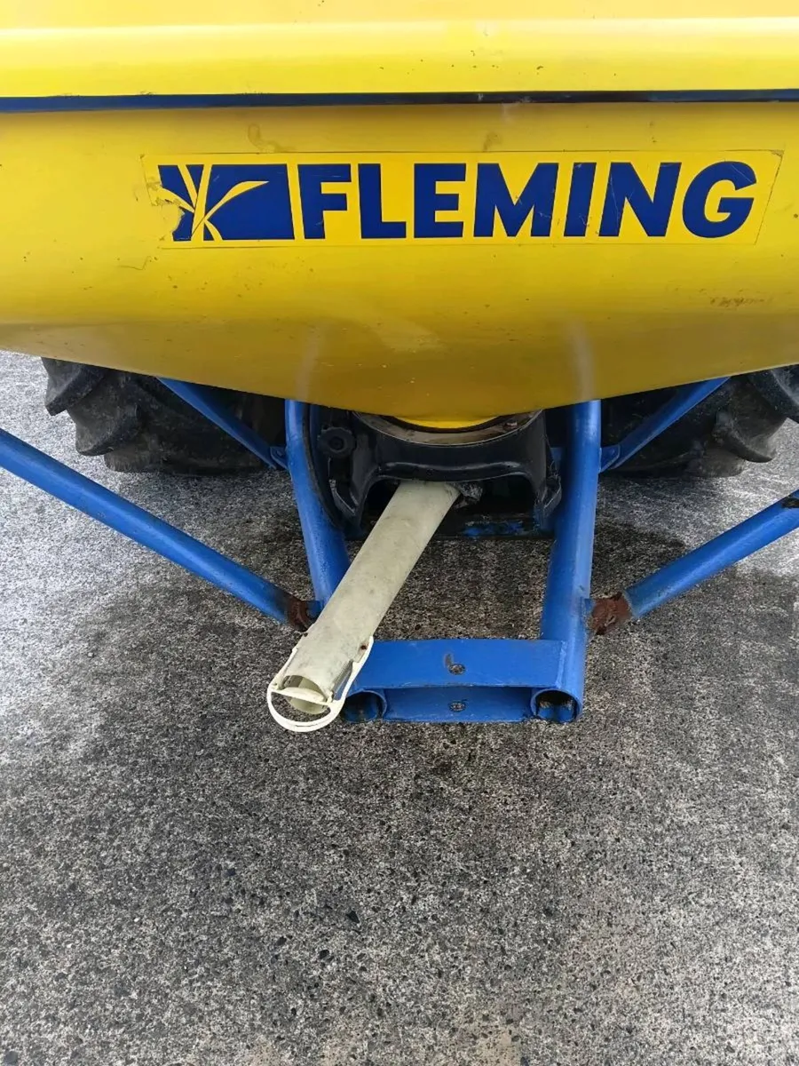 Fleming fertiliser spreader - Image 1