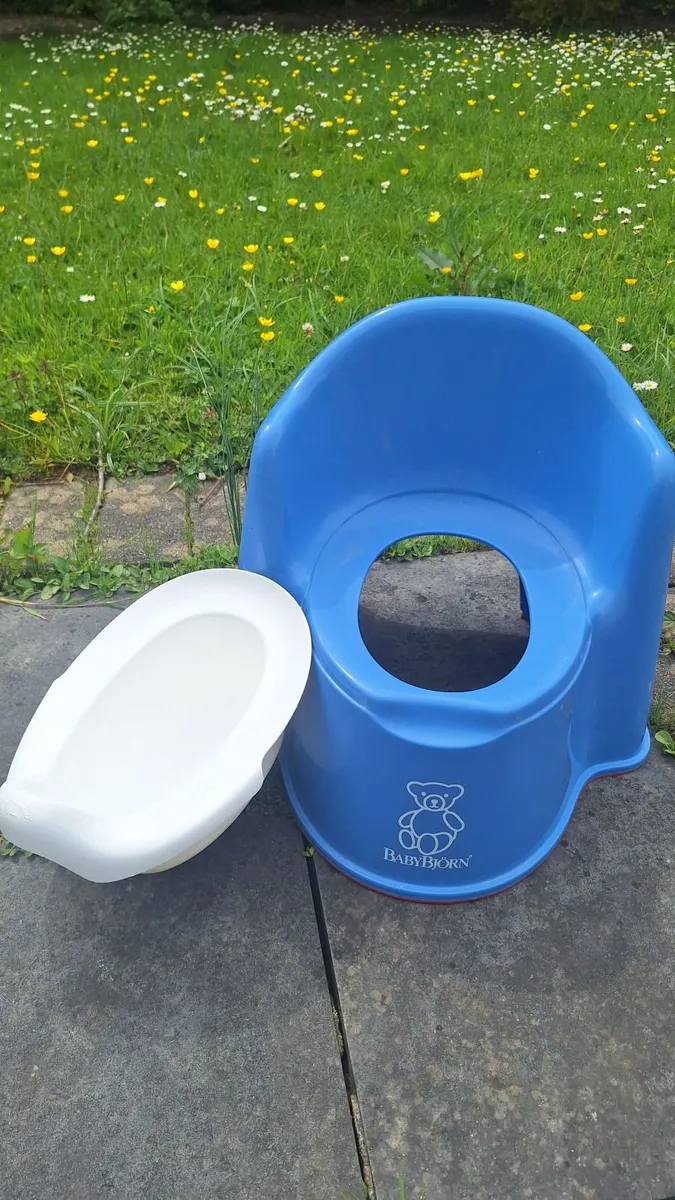 BabyBjörn Potty Chair – Blue, Excellent Condition - Image 2
