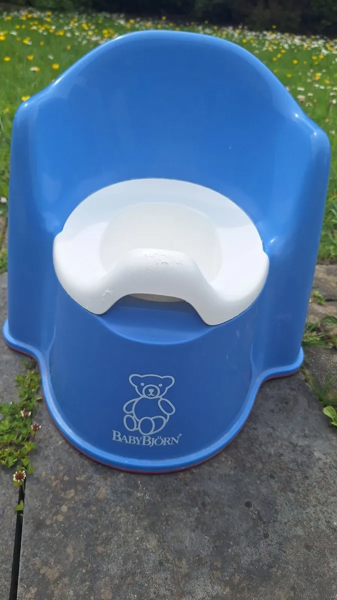 BabyBjörn Potty Chair – Blue, Excellent Condition - Image 3