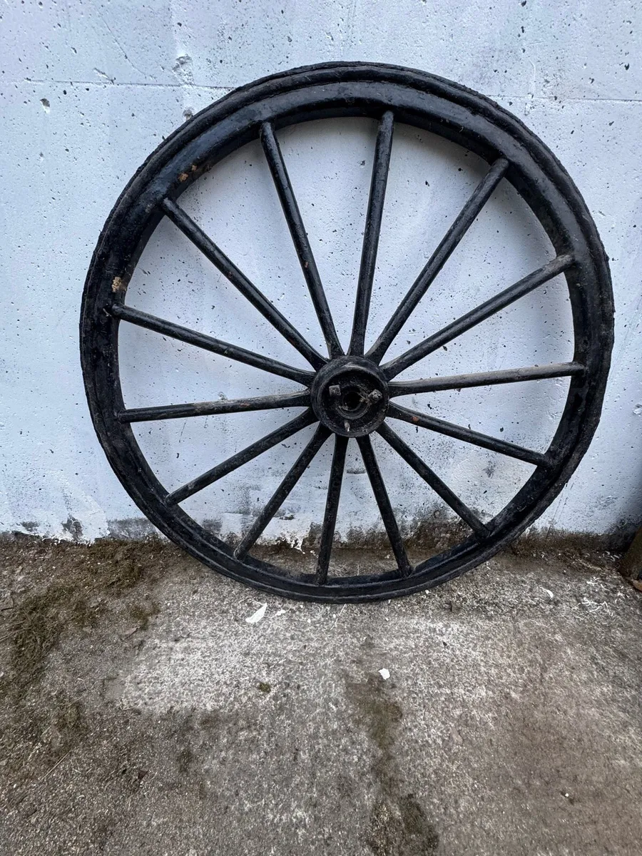 Vintage wagon wheel - Image 2