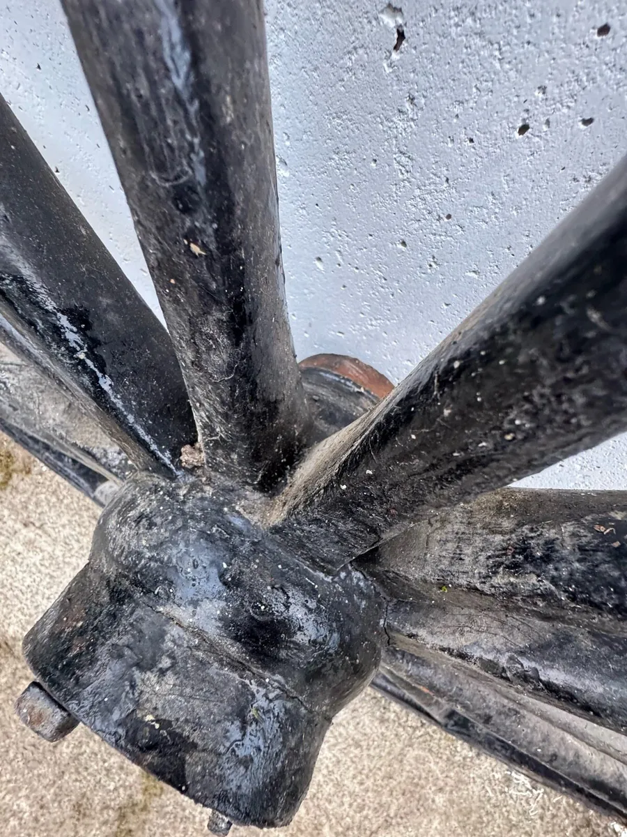 Vintage wagon wheel - Image 3