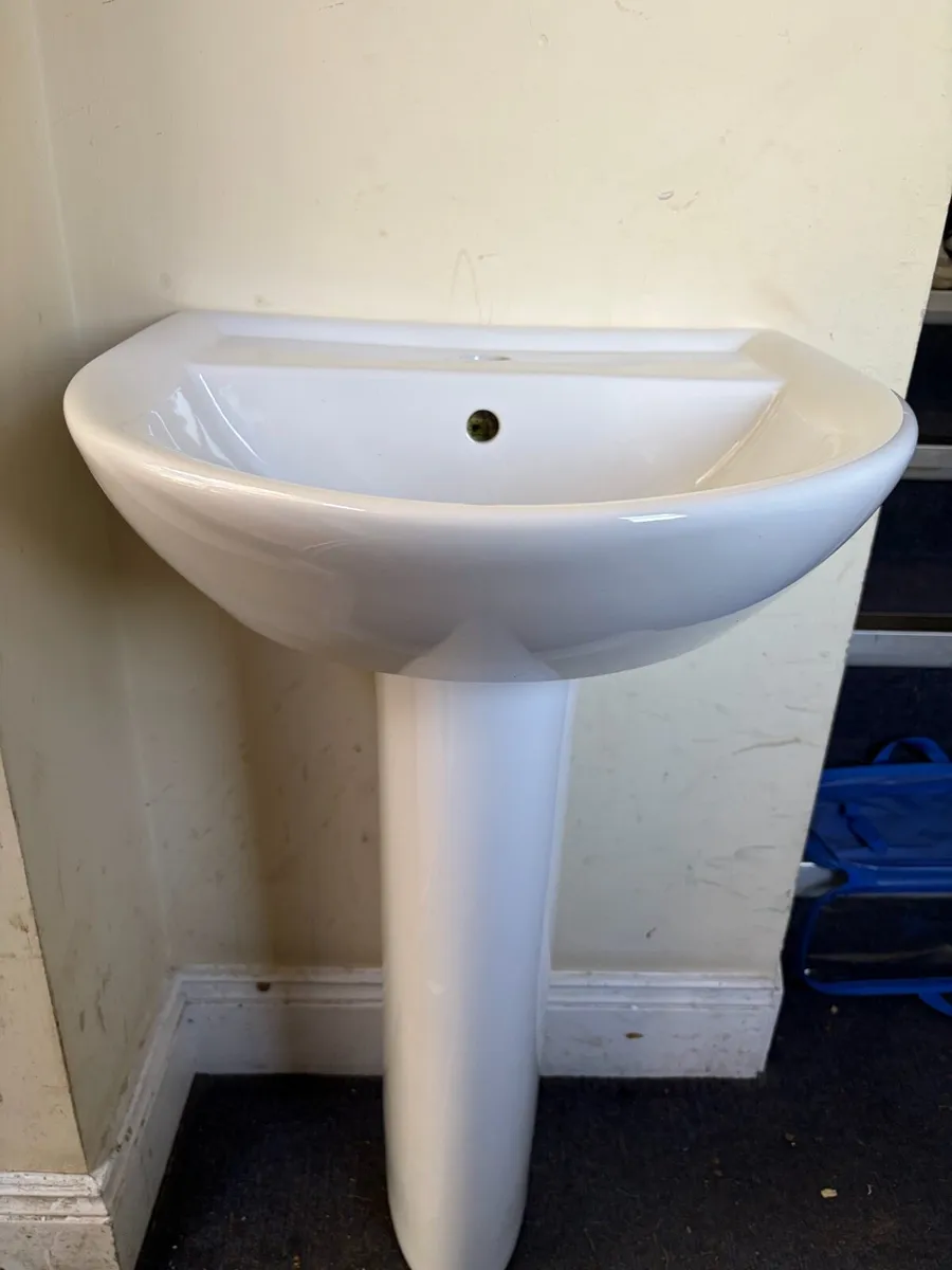 Sink and pedestal - Image 4