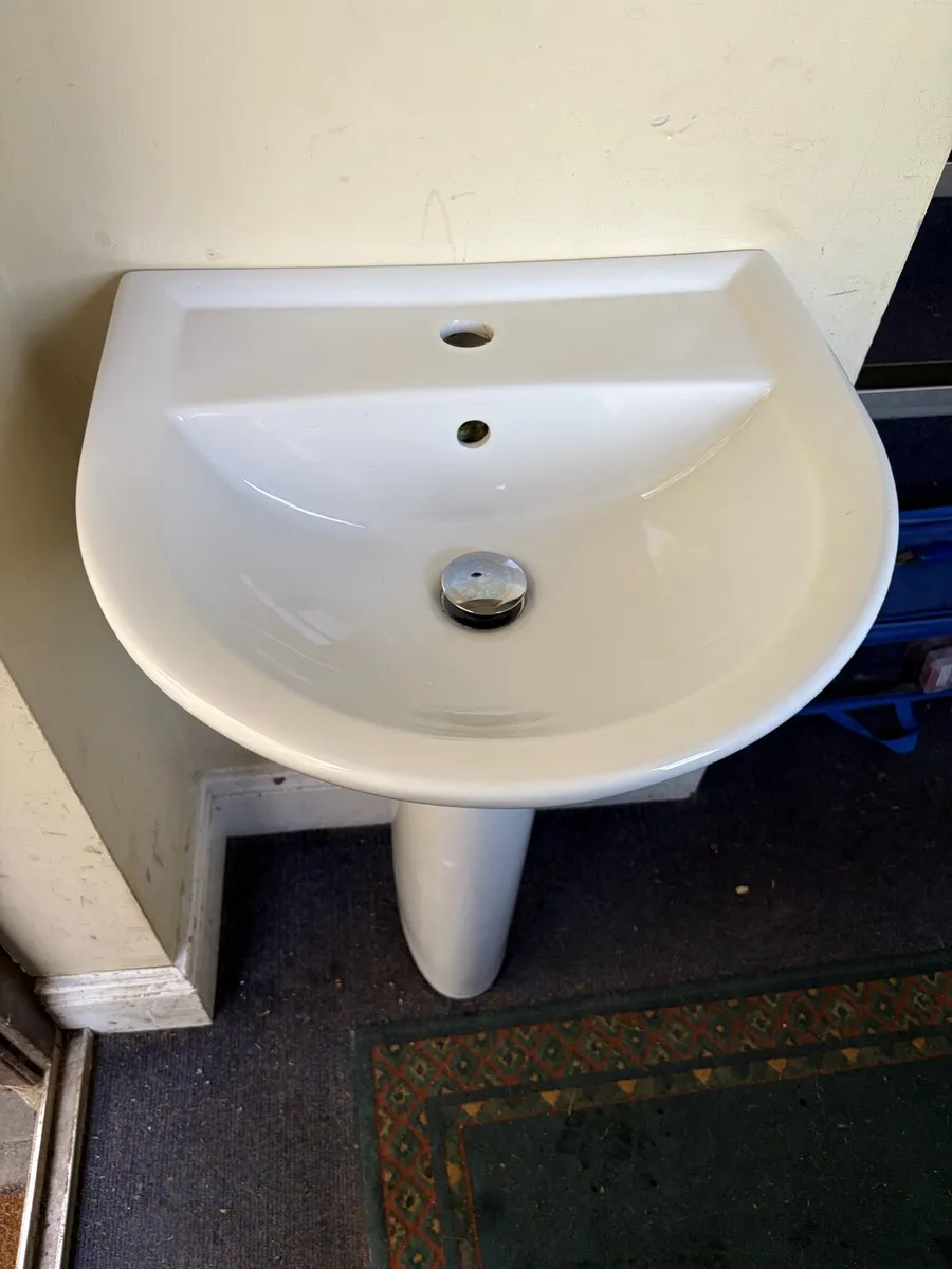 Sink and pedestal - Image 2
