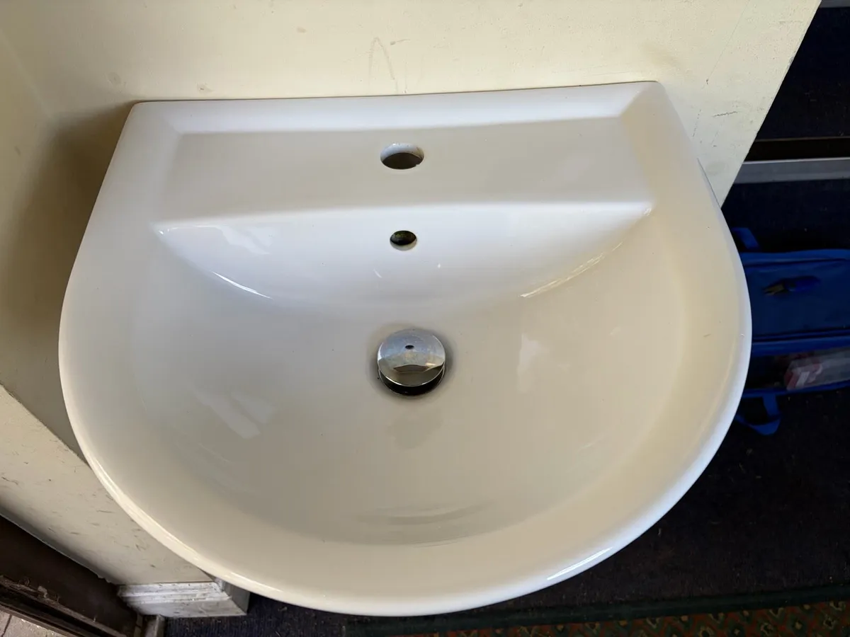 Sink and pedestal - Image 3