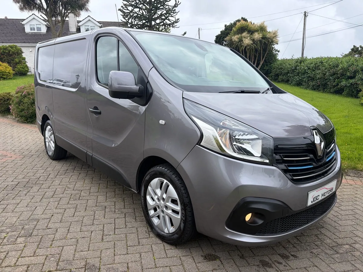 2018 Renault traffic sport - Image 1