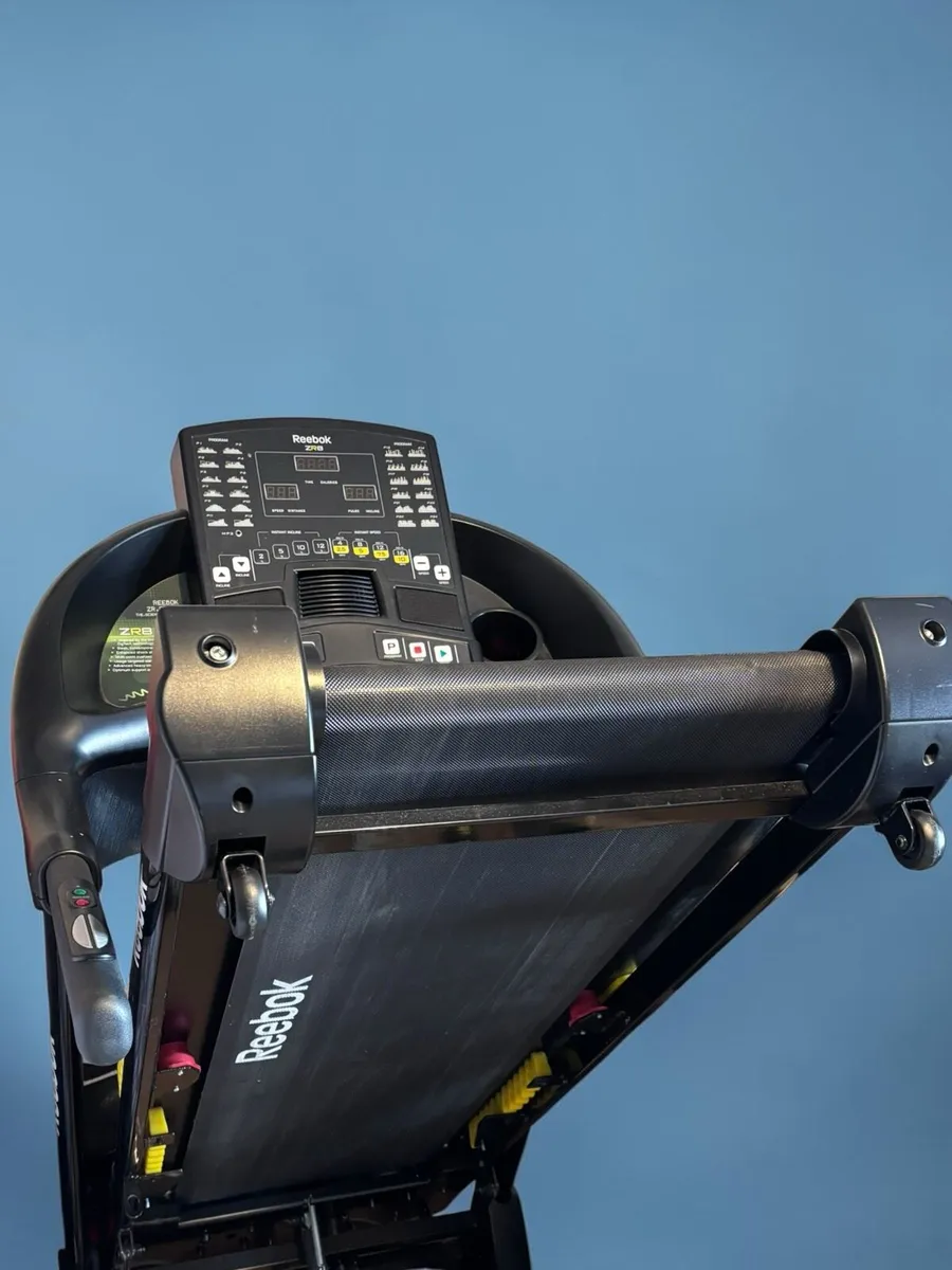 Reebok ZR8 treadmill - Image 2