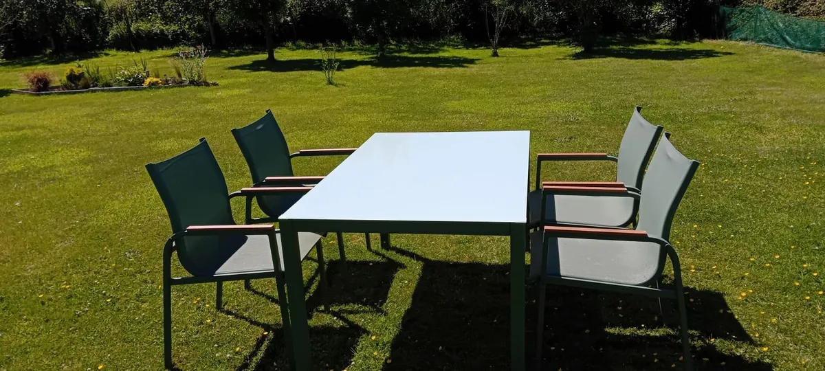 Garden table and chairs - Image 3