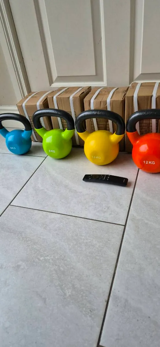 4xbrand new cast iron kettlebells - Image 3