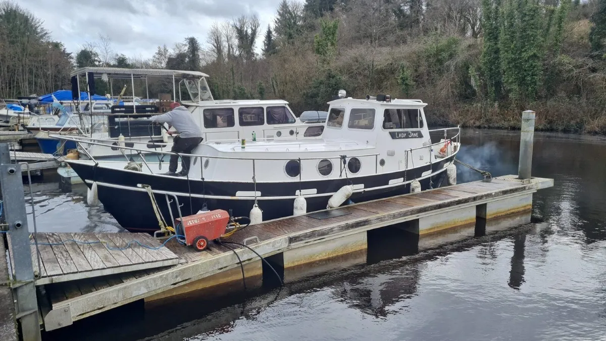 Dutch Barge “Lady Jane” – 4 Berth - Image 1