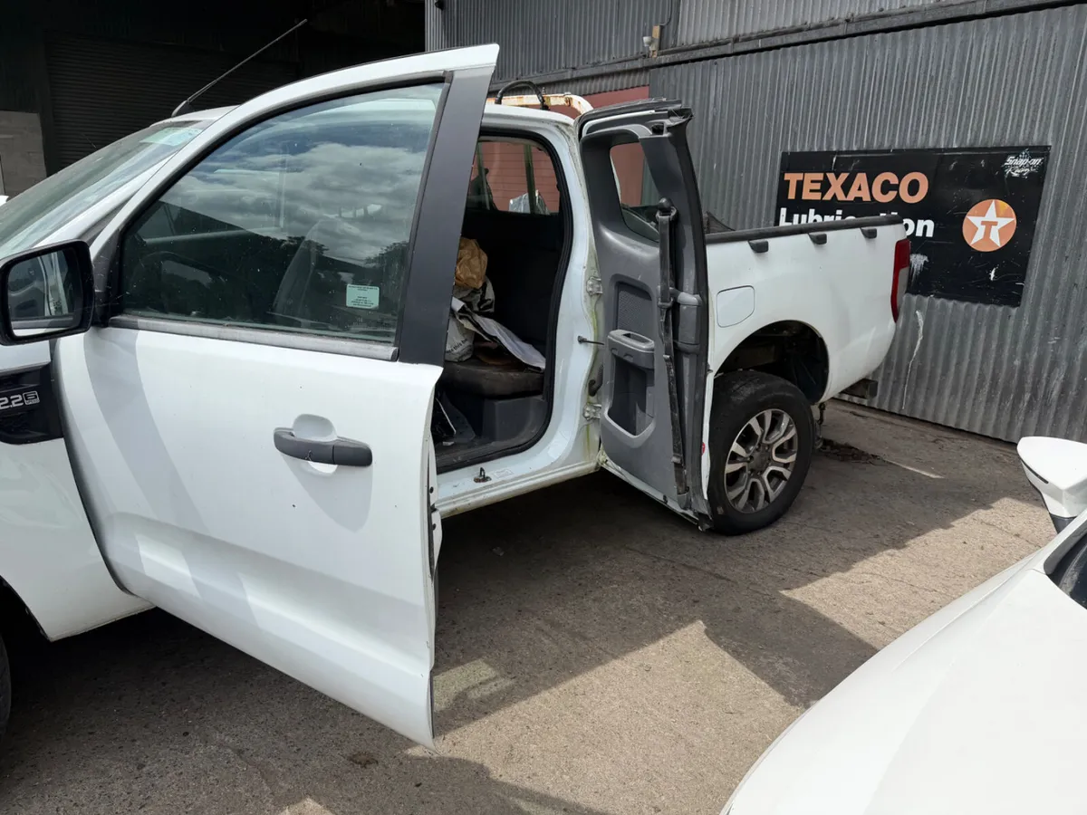 2013 Ford ranger king cab - Image 4
