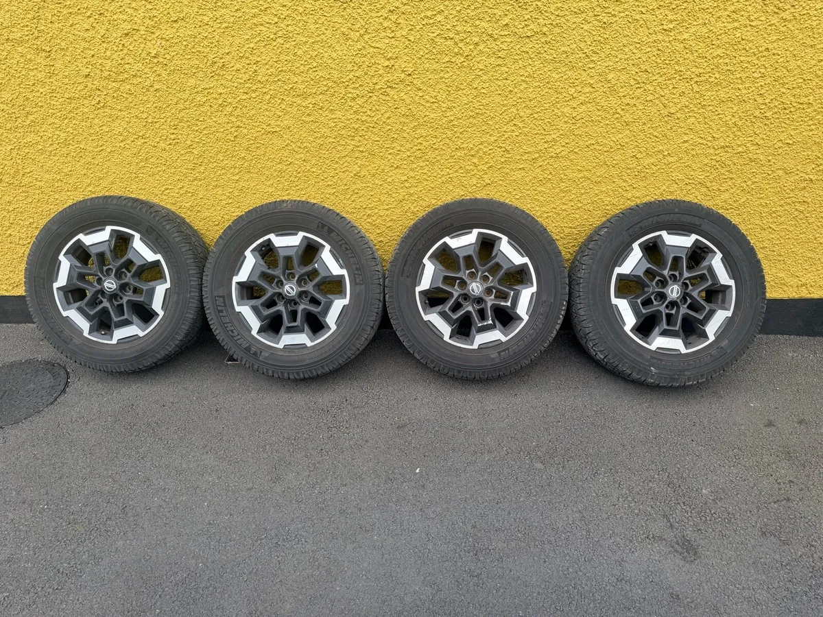 2019 Nissan naval original alloys and tyres - Image 1