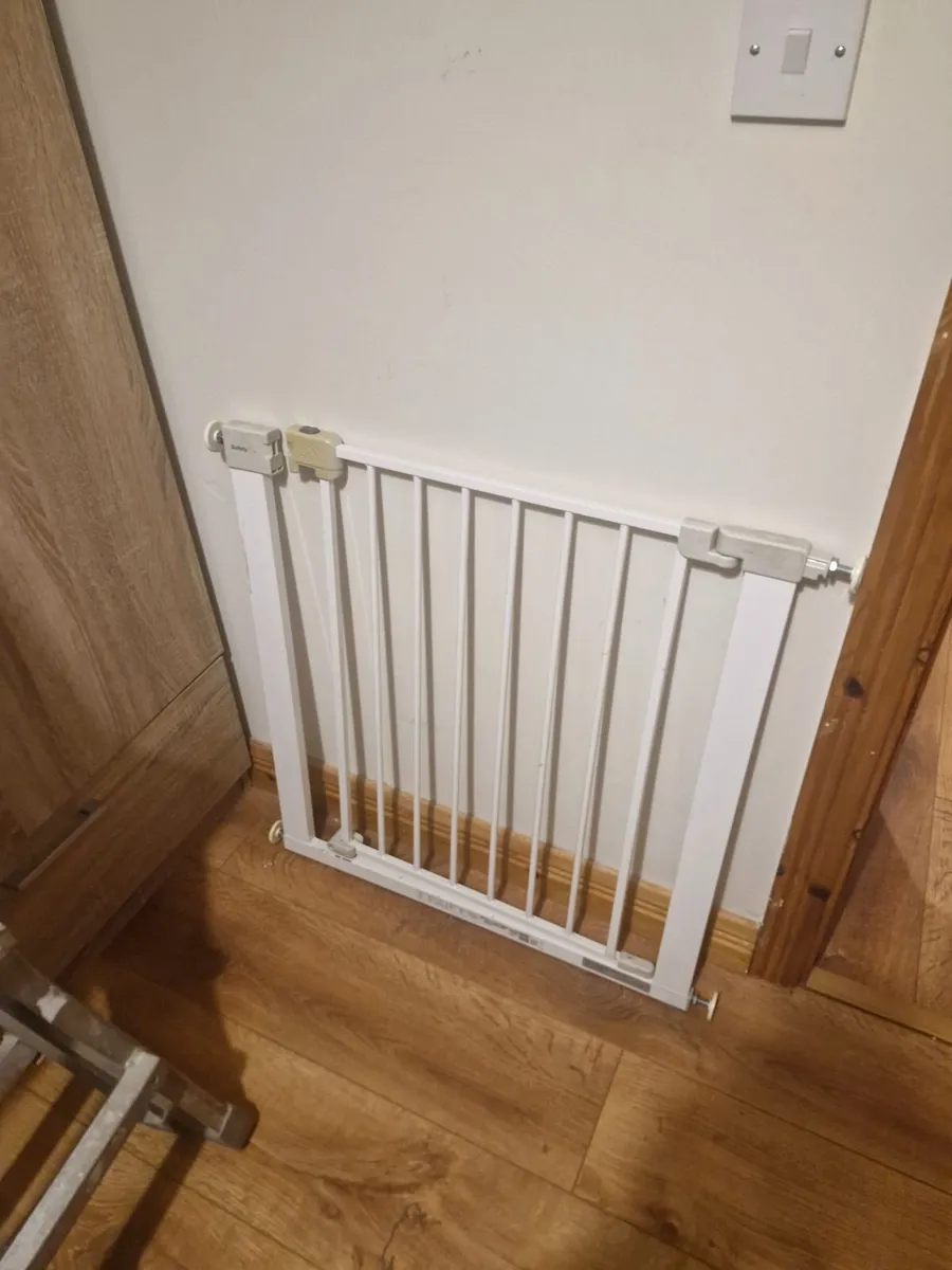 Baby gate
