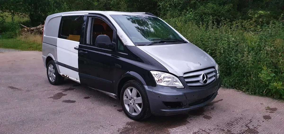 Mercedes Vito Alfa Romeo Spider breakingfor parts - Image 4