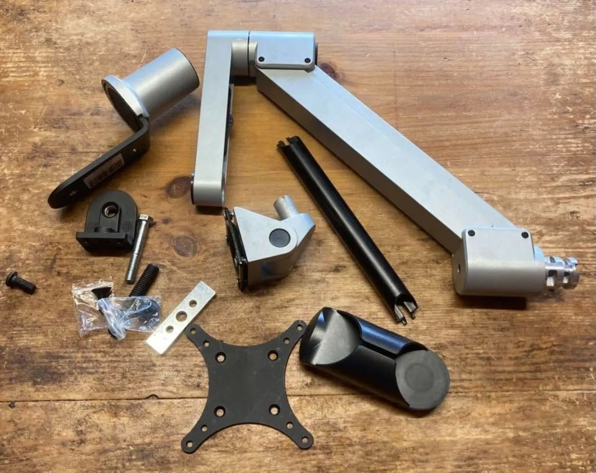 Vogel's PFD 8543 Monitor Desk Mount – Boxed - Image 3