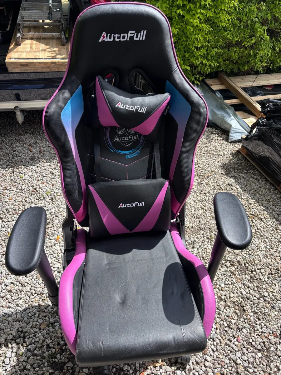 Gaming Chair - Image 1