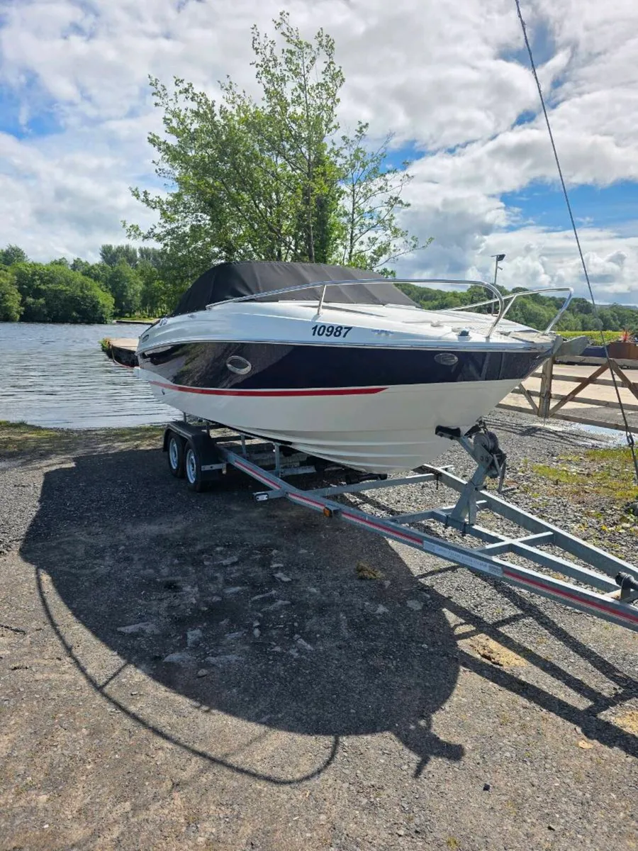 Bayliner 642 Cuddy cabin sports cruiser - Image 4