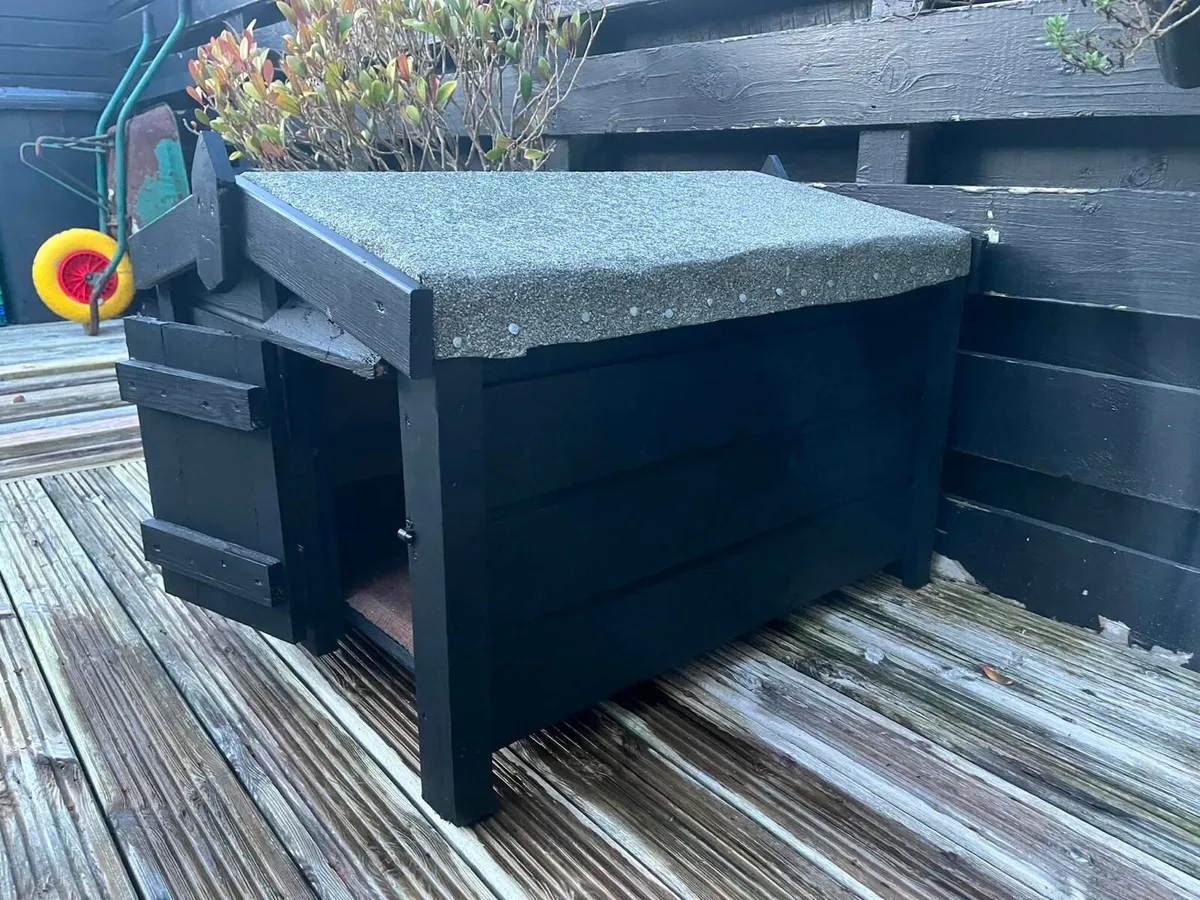 Timber dog house - Image 2