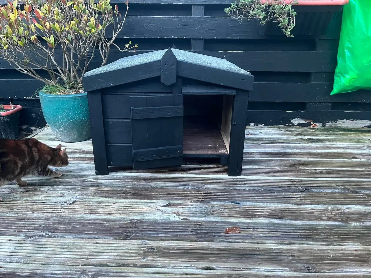 Timber dog house - Image 3