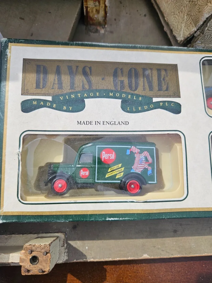 Corgi Lledo Set - Image 3