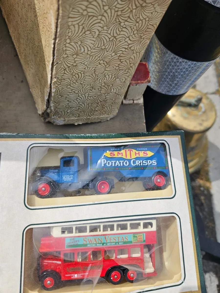 Corgi Lledo Set - Image 4