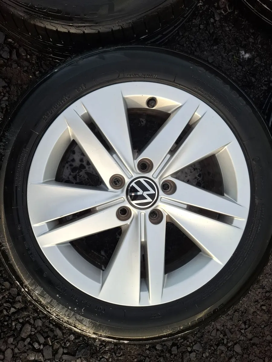 16" Genuine Vw Alloys with tyres - Image 2
