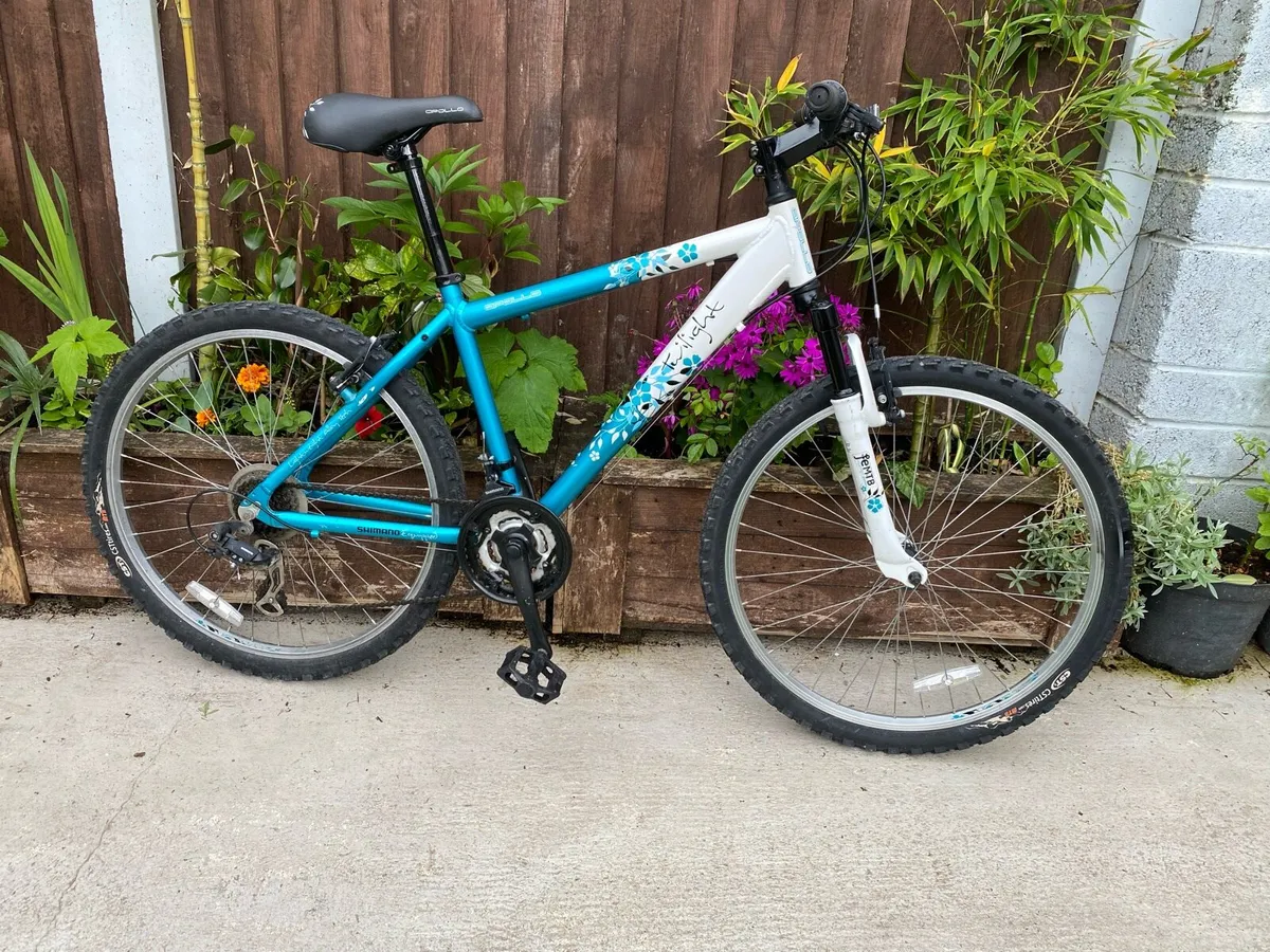 Apollo 21 speed 26 inch wheels front - Image 1