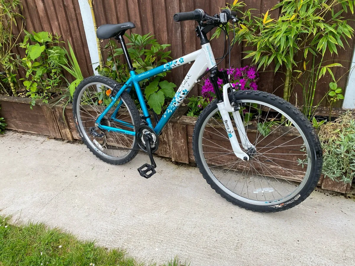 Apollo 21 speed 26 inch wheels front - Image 2