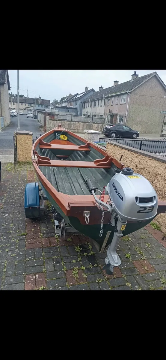 Boat and engine - Image 1