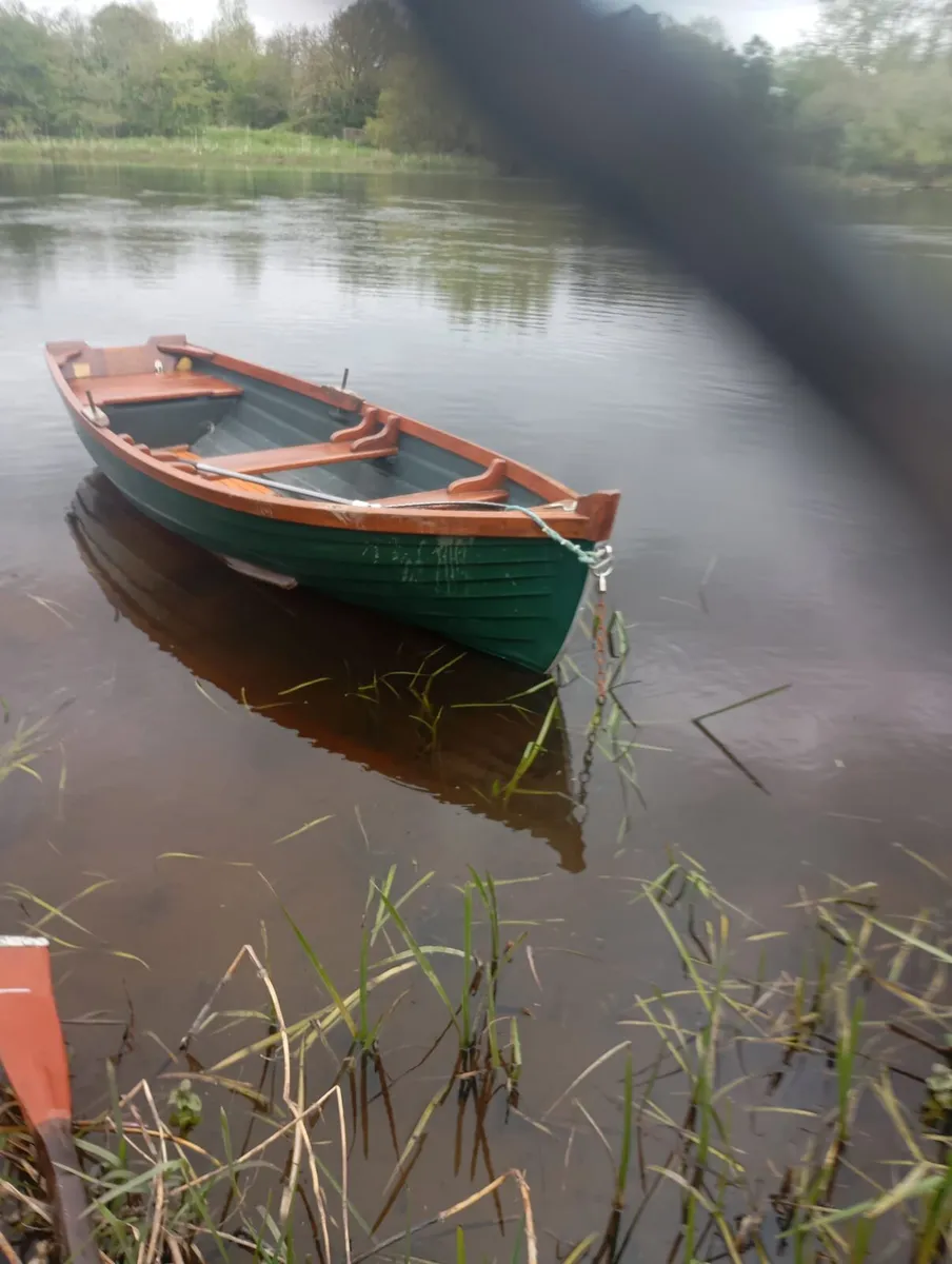 Boat and engine - Image 2