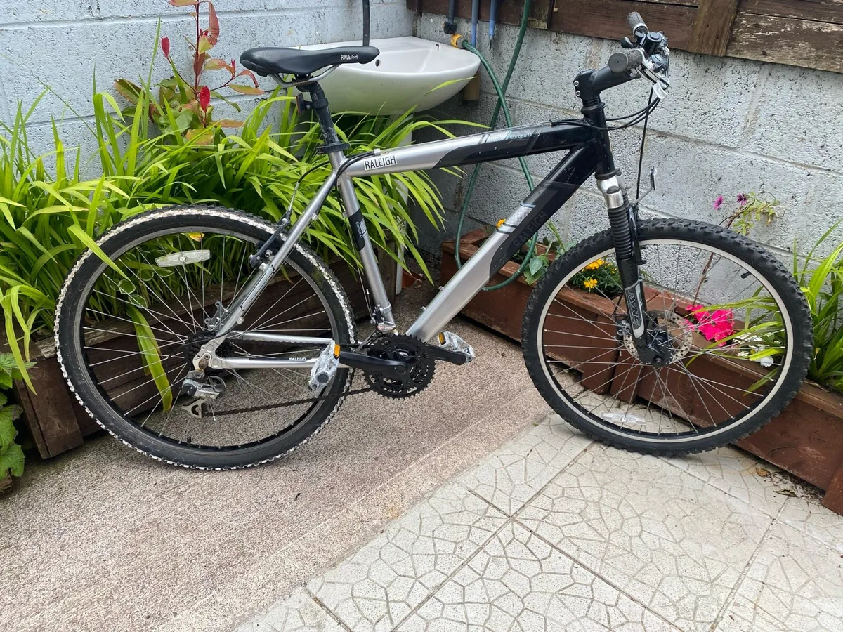 Raleigh europa Mountain bike 26 inch wheels - Image 1