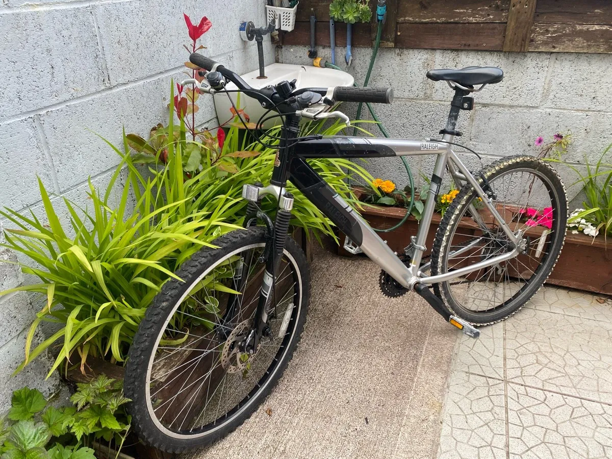 Raleigh europa Mountain bike 26 inch wheels - Image 4