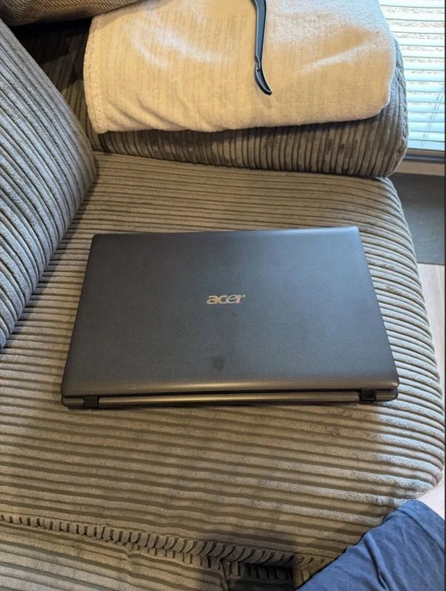 Acer Aspire 5552 - Image 3