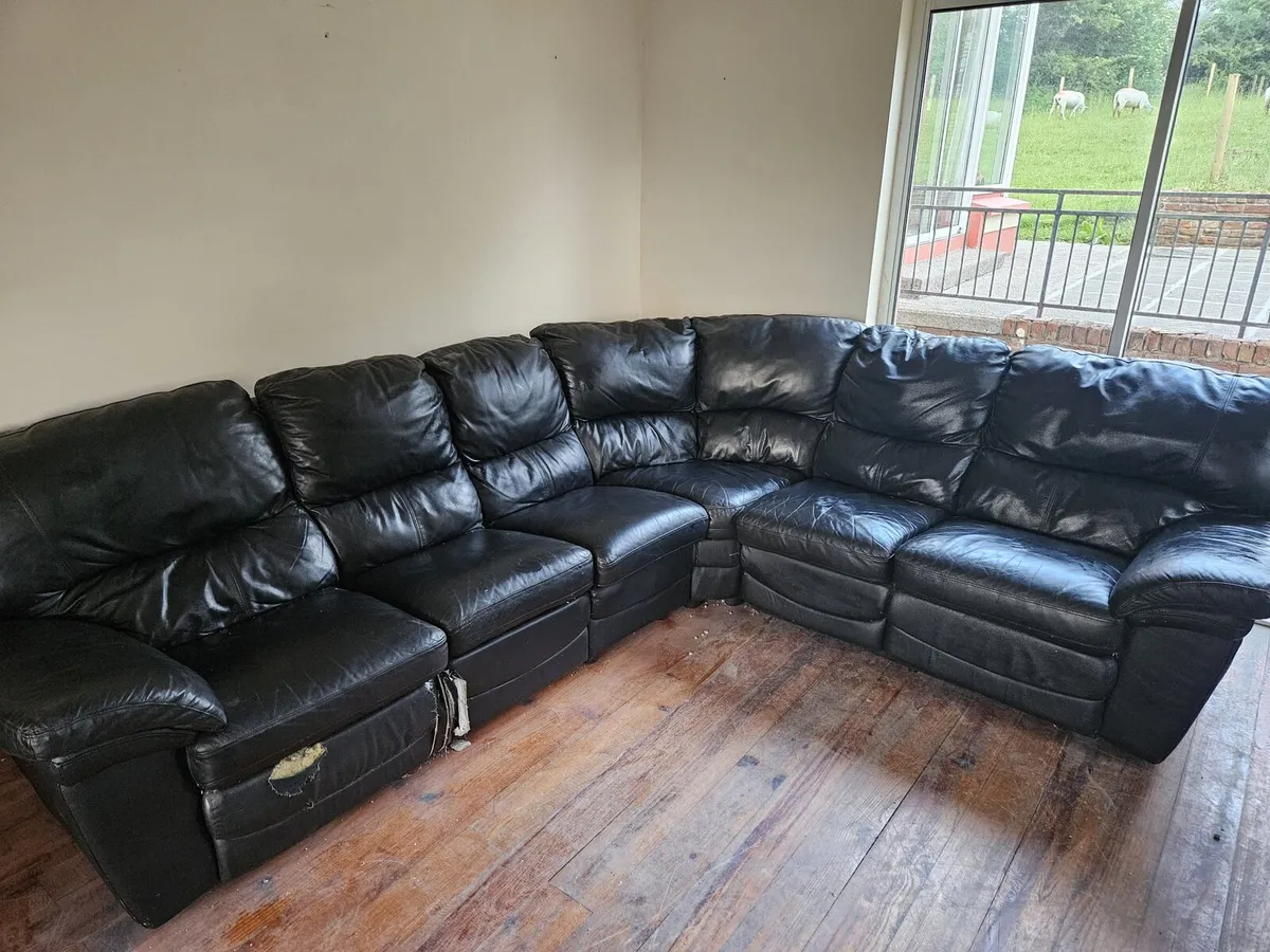 Corner sofa - Image 1