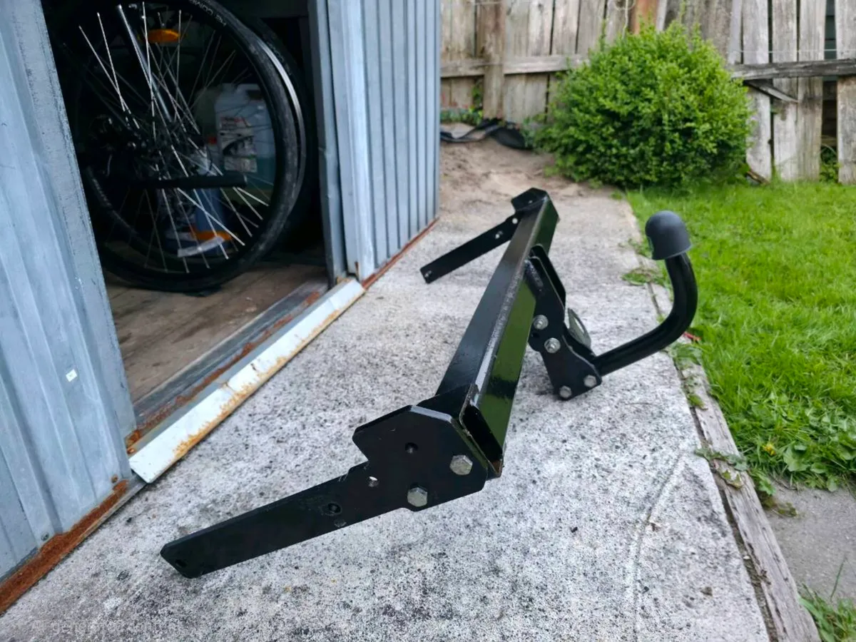 VW Golf 6 Hitch - Image 2
