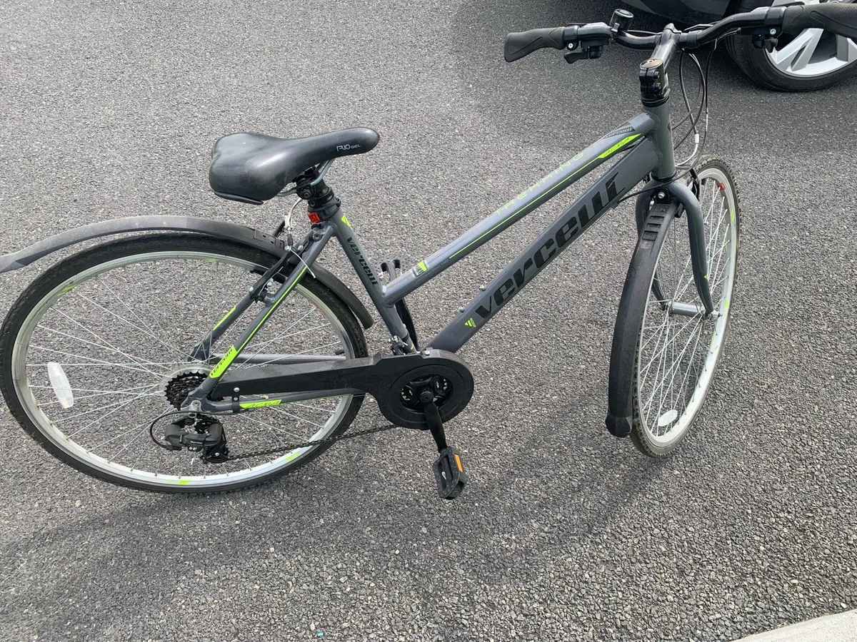 Ladies bicycle - Image 2