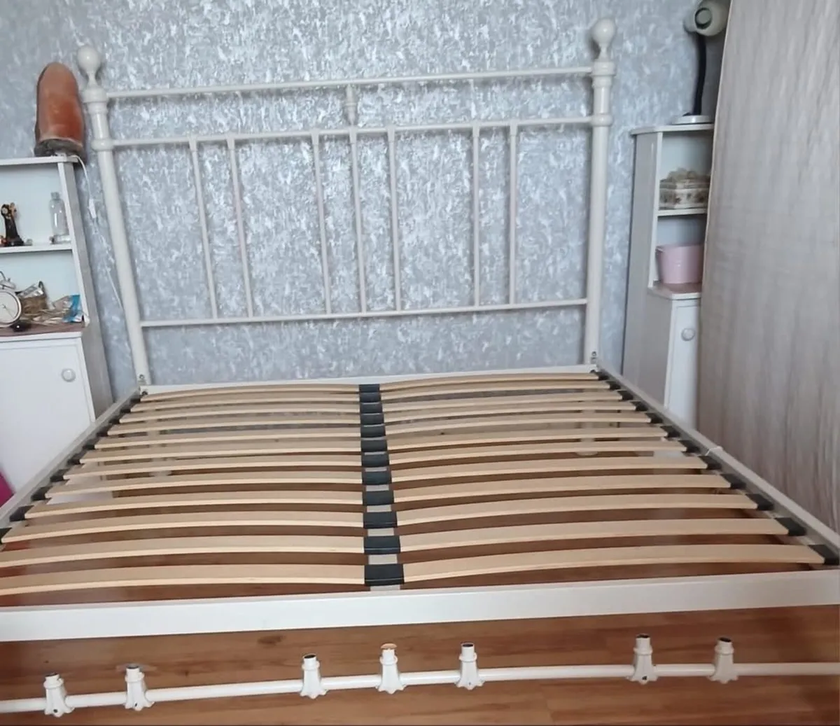 King sized bed