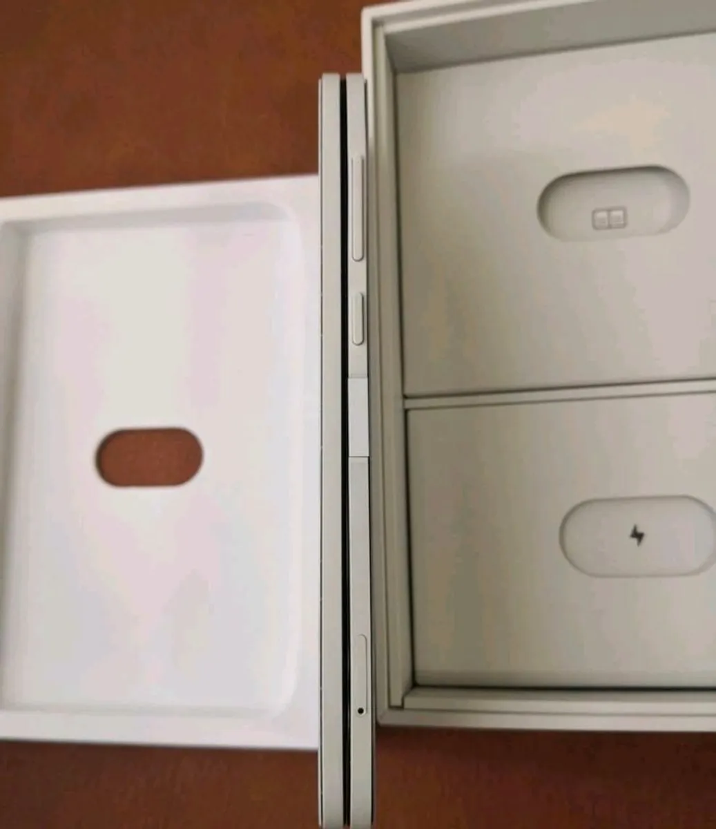 Microsoft Surface Duo (in box mint cond) - Image 4