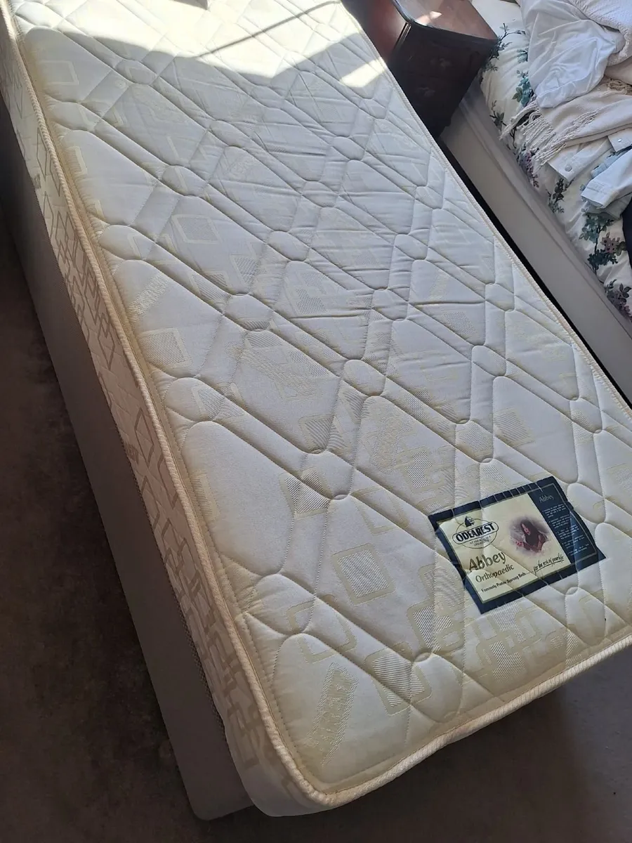 Single beds - Image 4