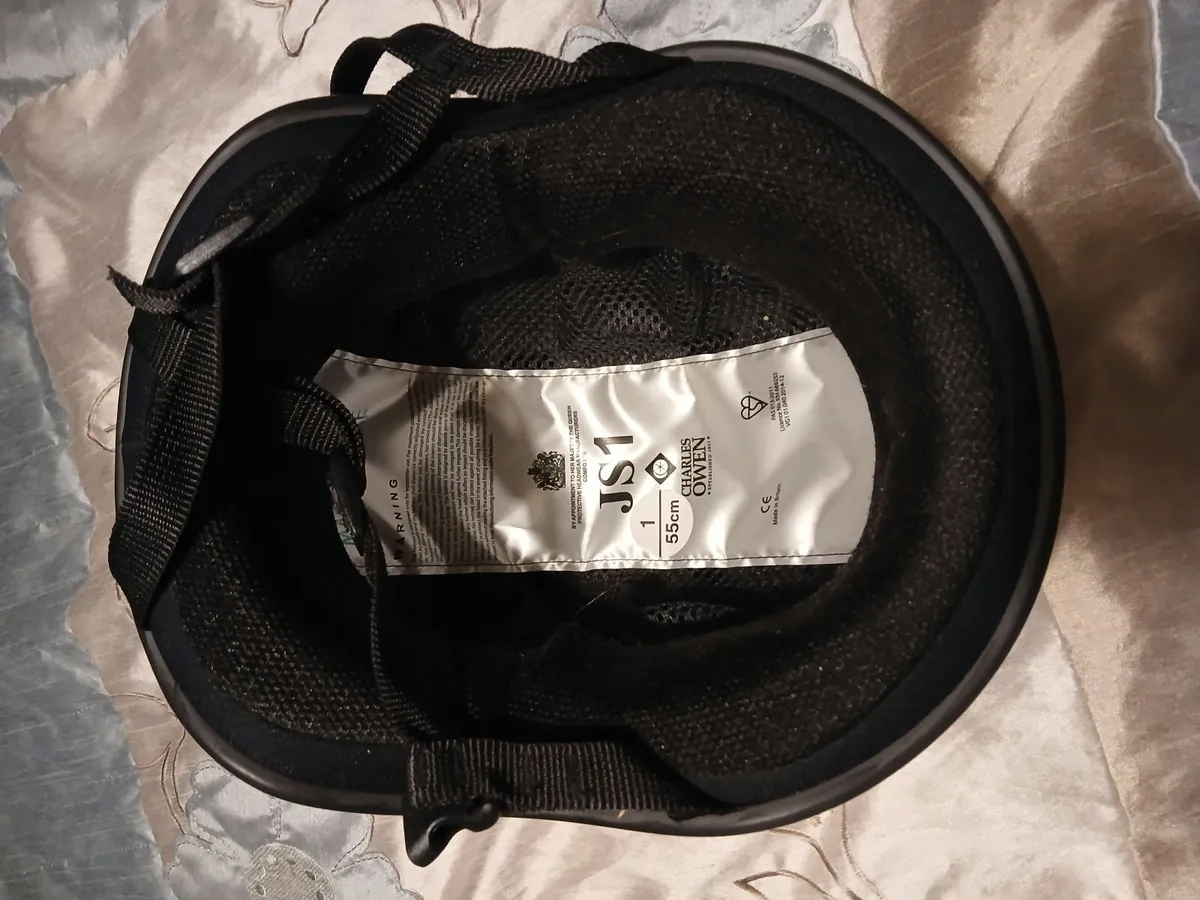 Horse Riding Helmet,helmet cover and whip - Image 2
