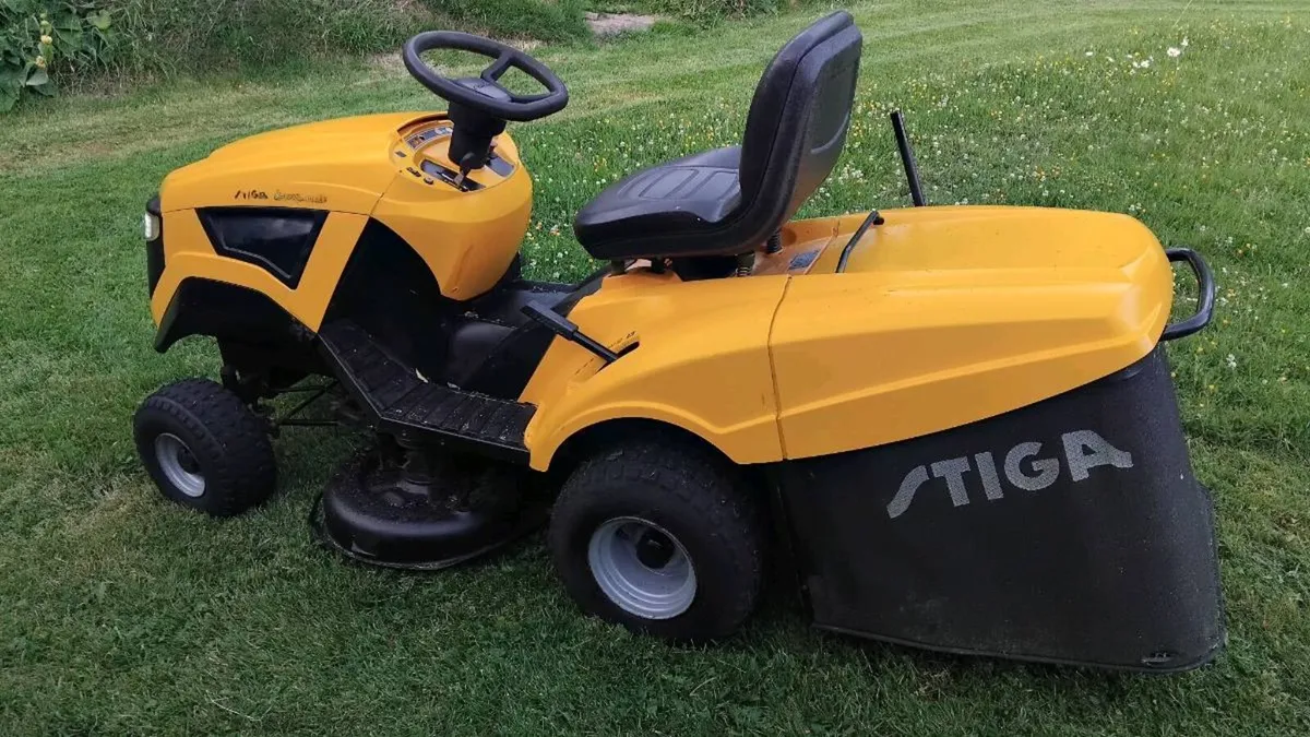 Stiga ride on mower - Image 3