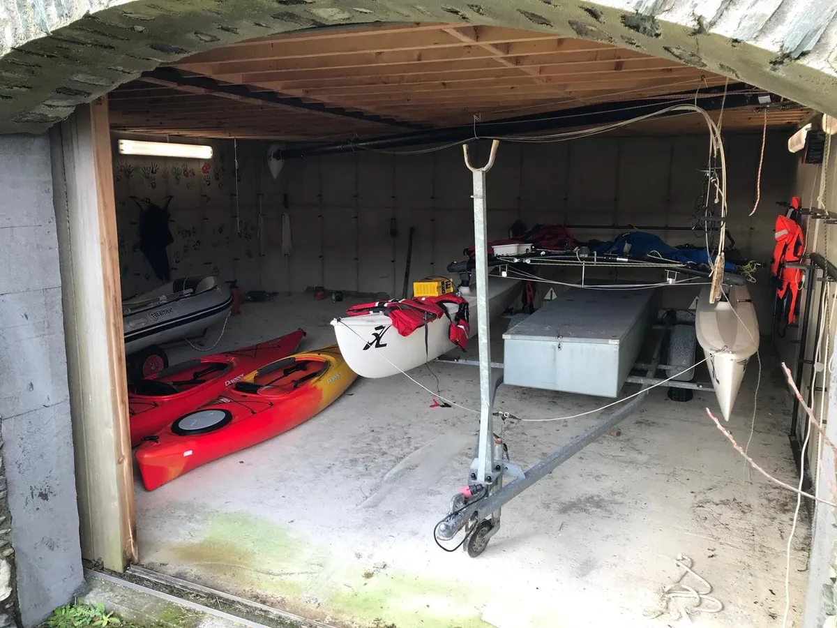 2005 Hobie 16 Catamaran (2005 Hobie Le Race) - Image 1