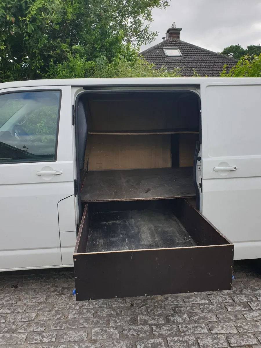 Volkswagen Transporter 2018 - Image 2