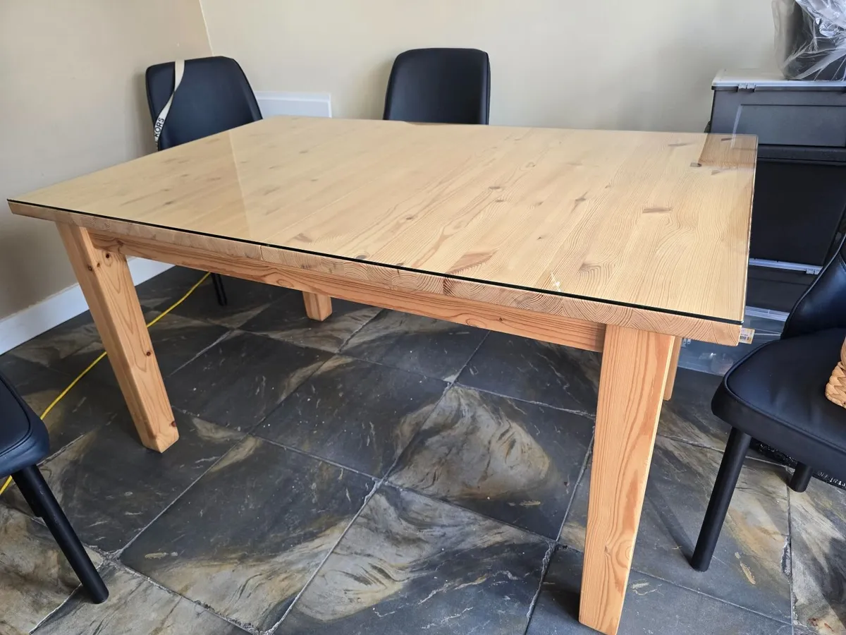 Dining table - Image 1