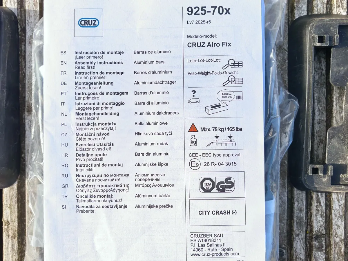 Cruz Roof Bars & Fixing Kit for 2010 Honda CRV - Image 2