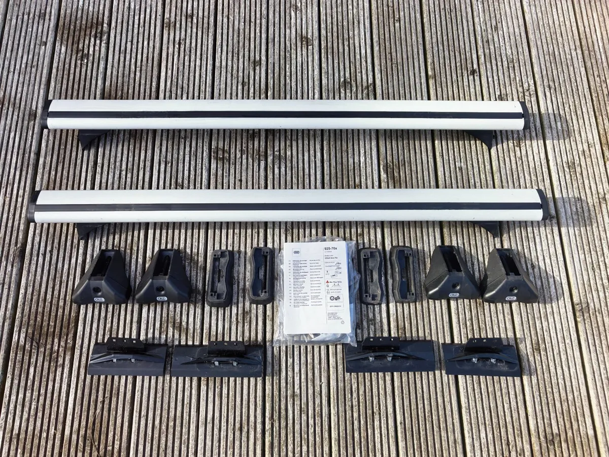 Cruz Roof Bars & Fixing Kit for 2010 Honda CRV - Image 1