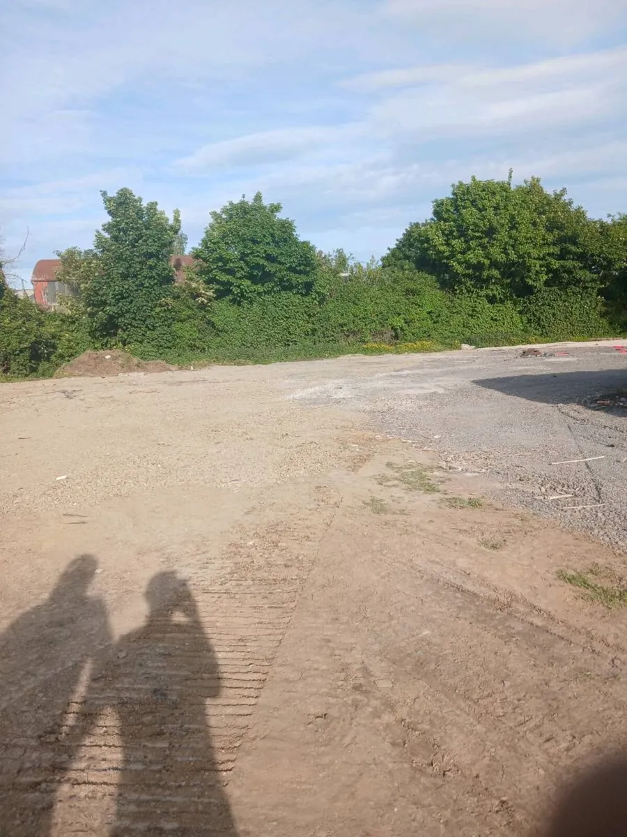 Yard to rent in st margarets - Image 3